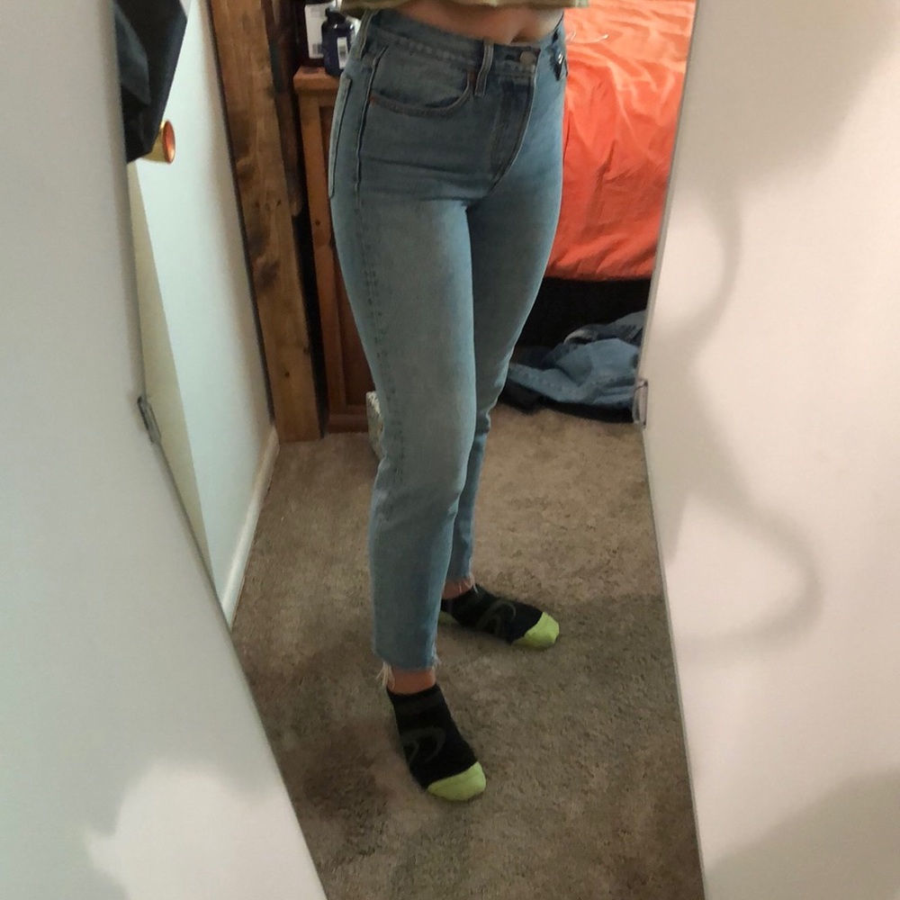 Light wash Levi’s. In great condition!